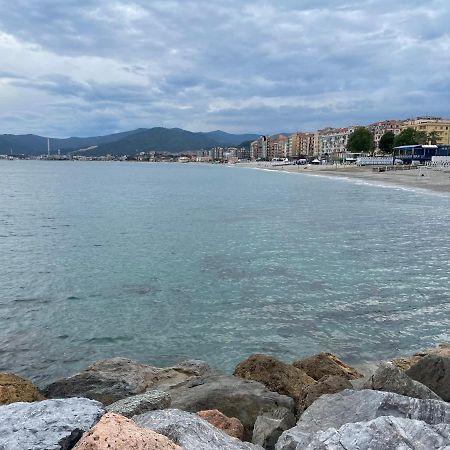 Hotel Due Passi Dal Mare Savona Zewnętrze zdjęcie