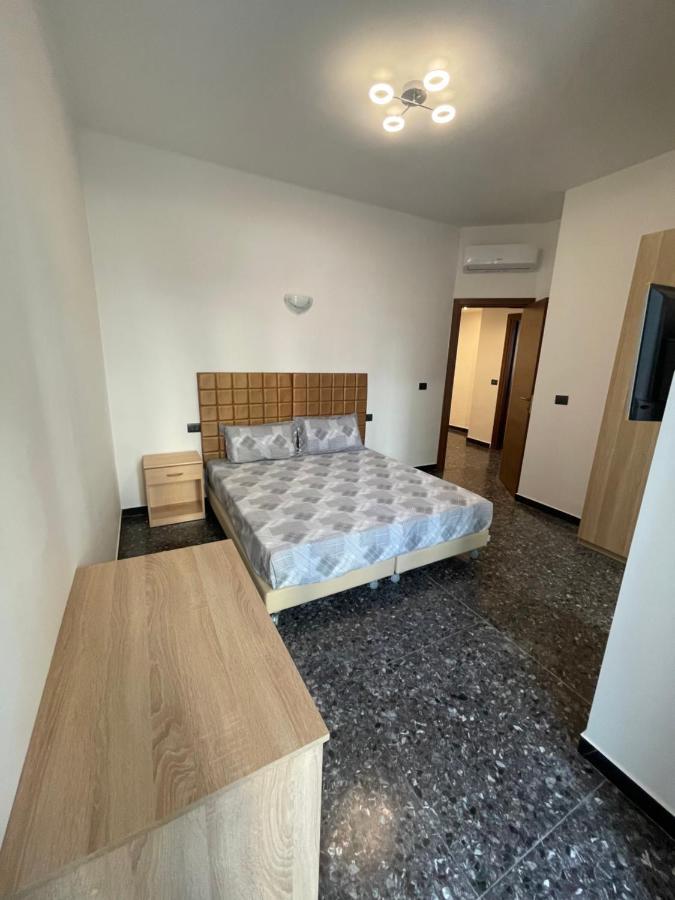 Hotel Due Passi Dal Mare Savona Zewnętrze zdjęcie