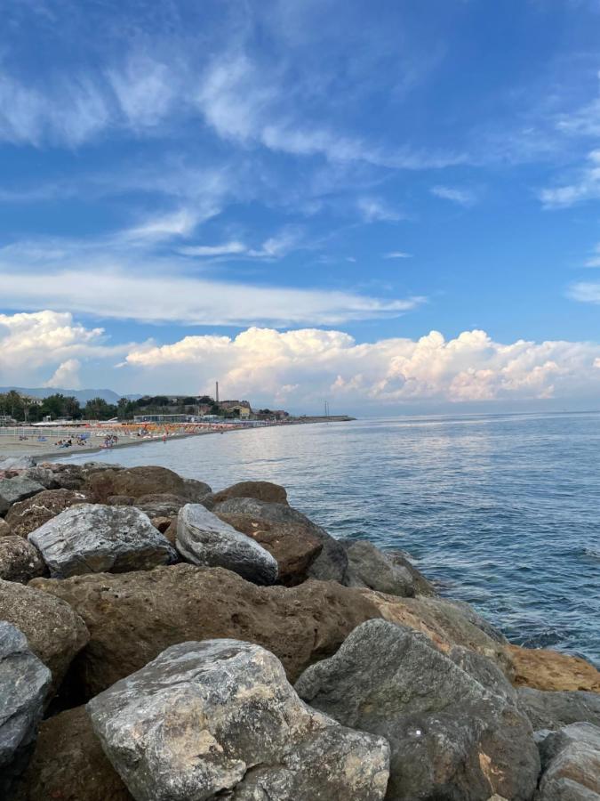 Hotel Due Passi Dal Mare Savona Zewnętrze zdjęcie